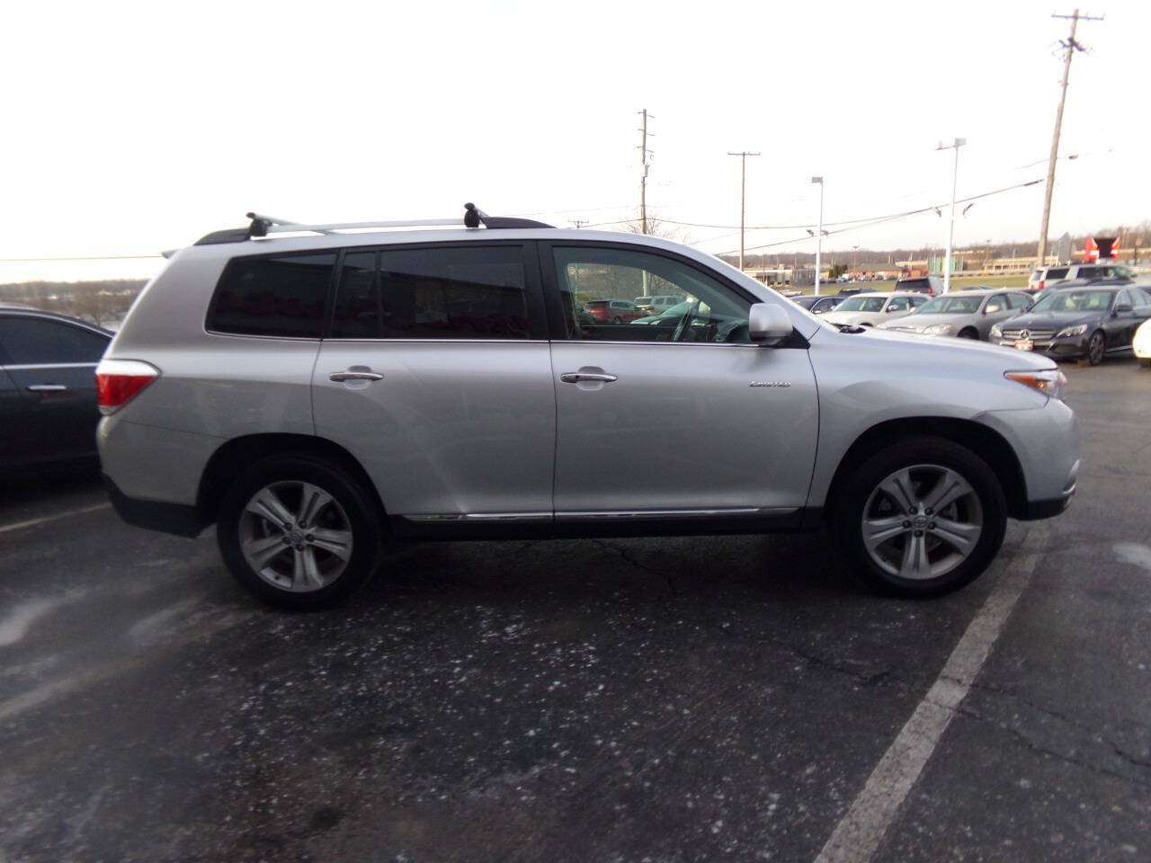 Used 2013 Toyota Highlander Limited FWD image 4