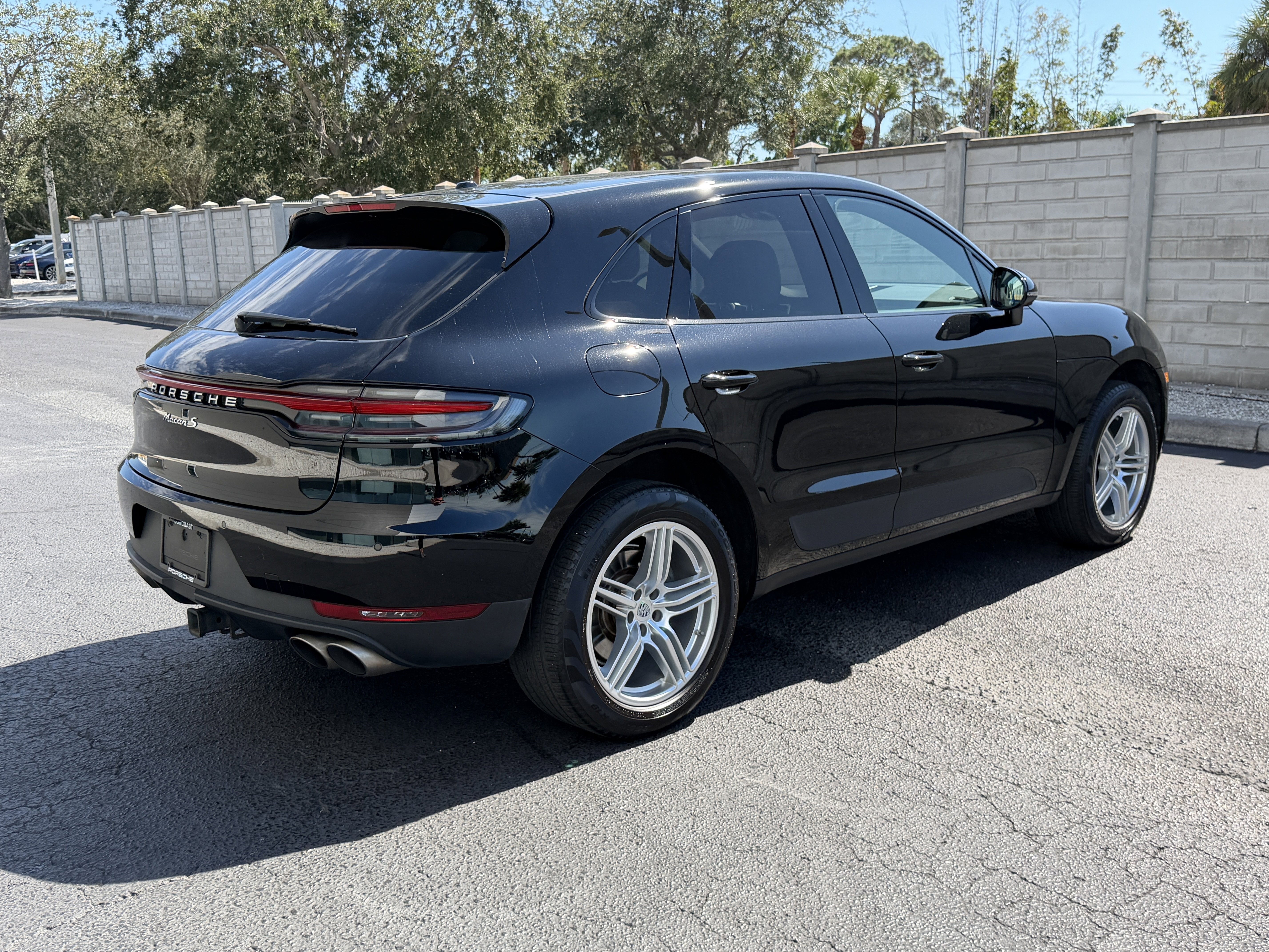 Certified 2021 Porsche Macan S image 6