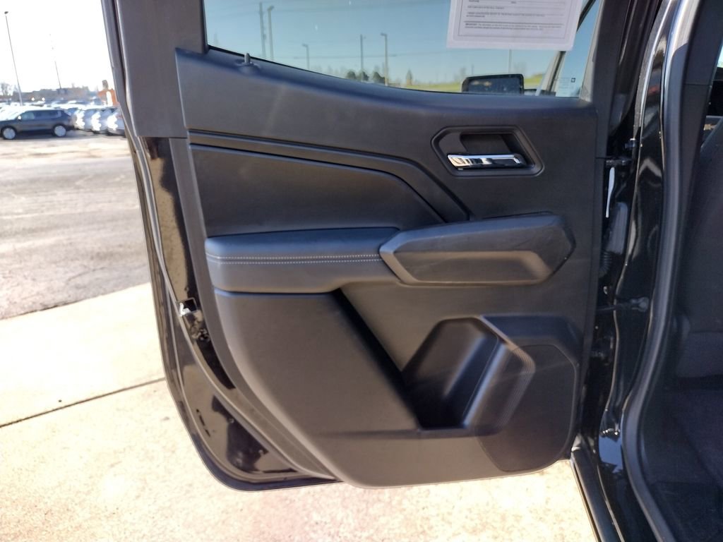 Used 2024 Chevrolet Colorado LT w/ LT Convenience Package AWD/4WD image 21