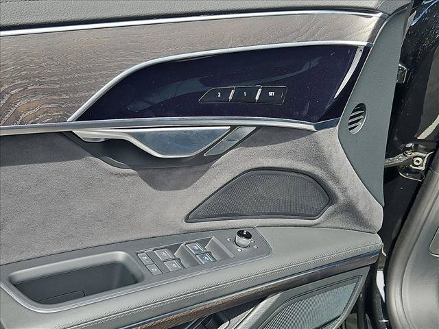 Used 2025 Audi A8 L 3.0T AWD/4WD image 11