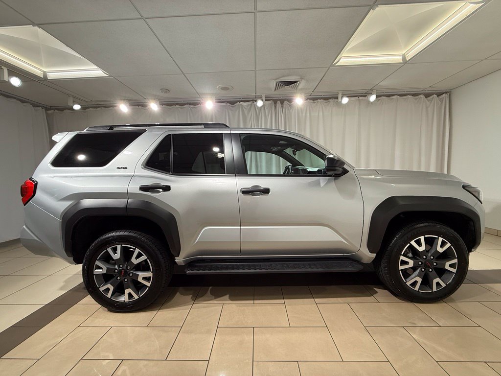 Certified 2025 Toyota 4Runner SR5 AWD/4WD image 6