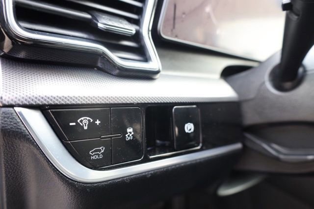 Used 2023 Kia Sportage SX image 17