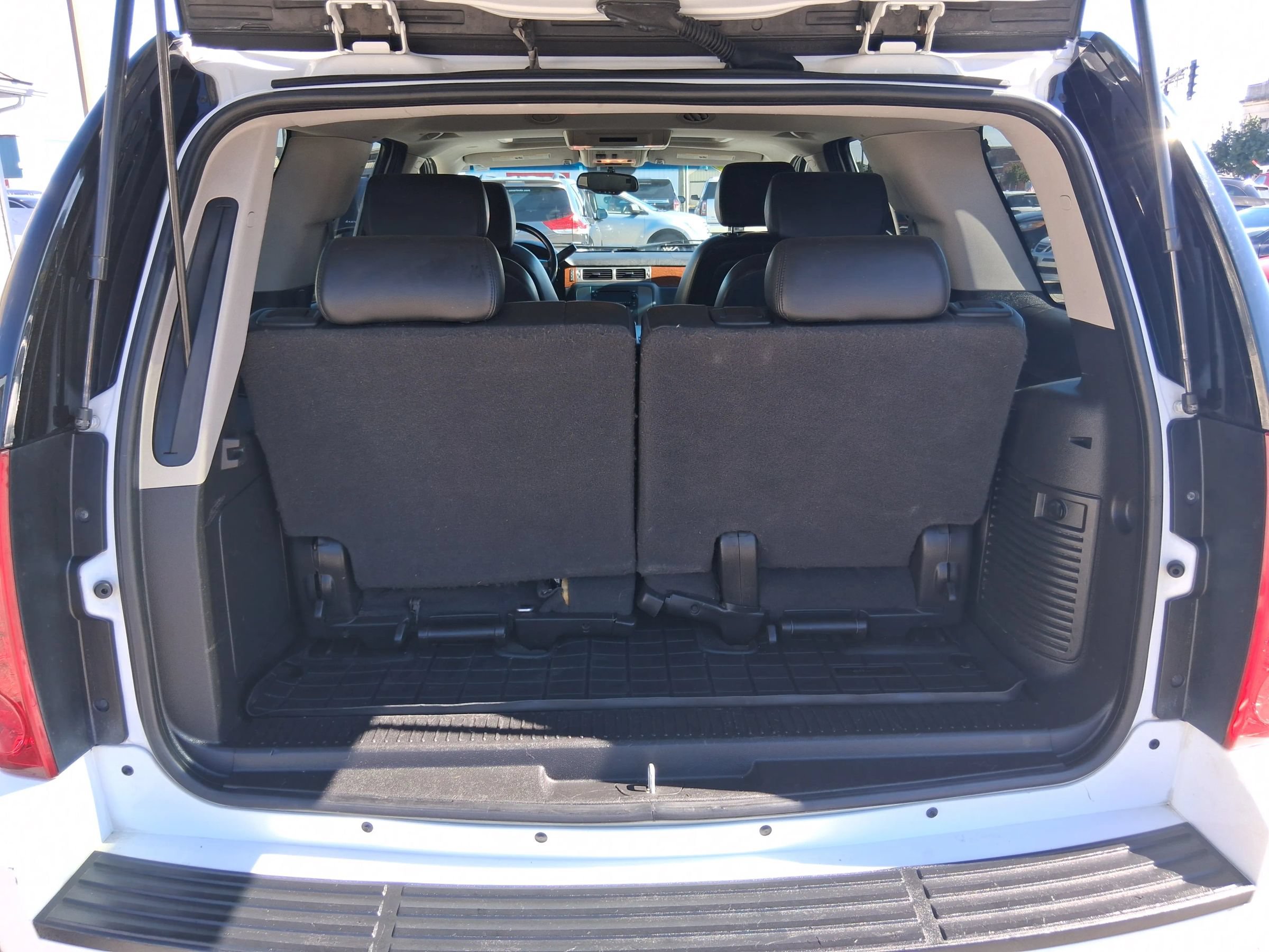 Used 2007 GMC Yukon SLT w/ SLT Preferred Equipment Group AWD/4WD image 6