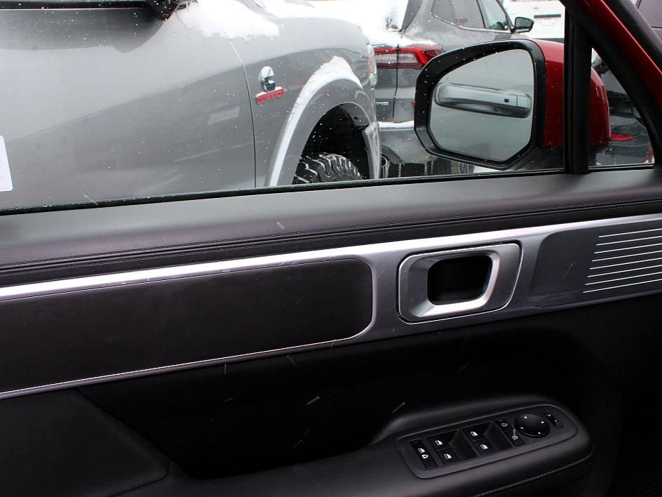 Used 2025 Hyundai Santa Fe SEL FWD image 38