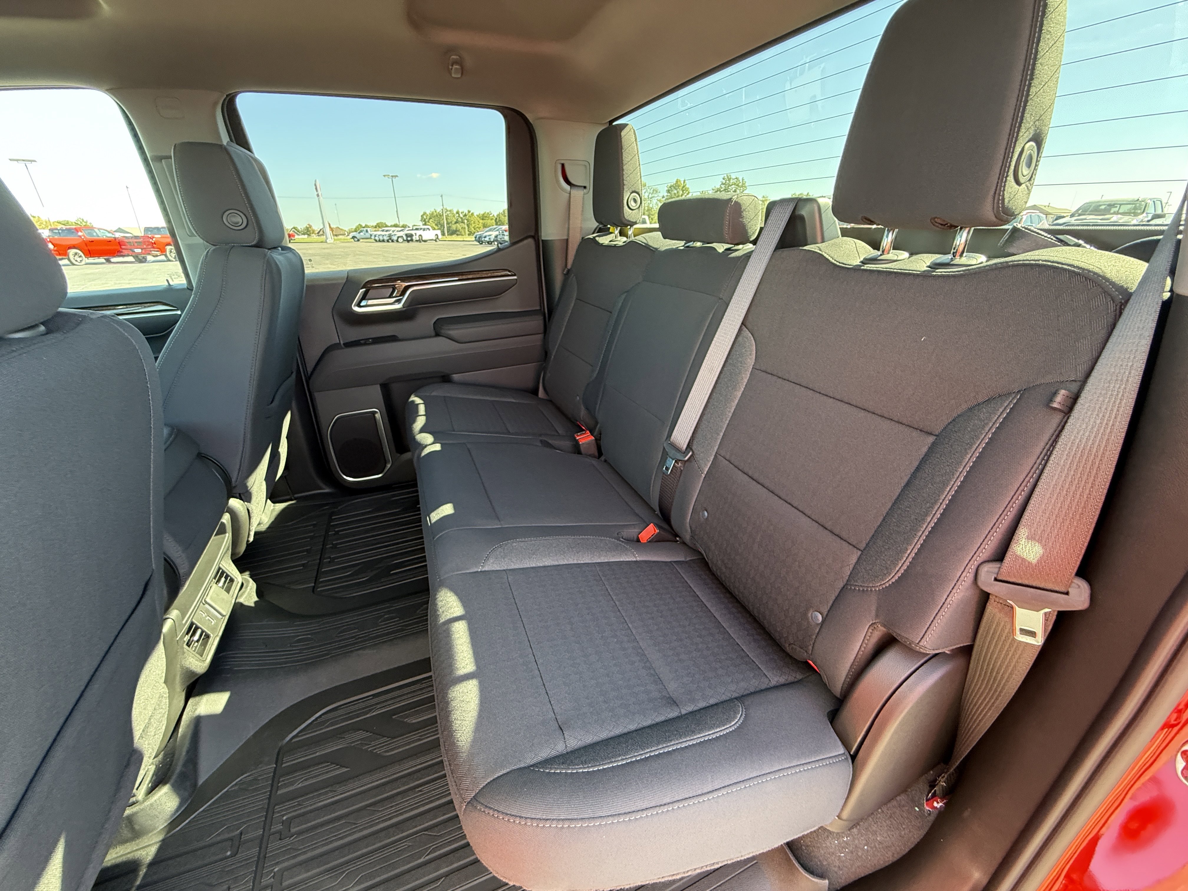 New 2026 GMC Sierra 1500 SLE image 16