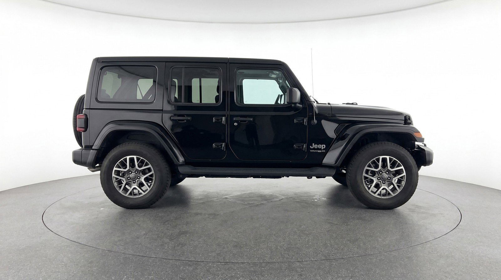 Used 2025 Jeep Wrangler Sahara image 11