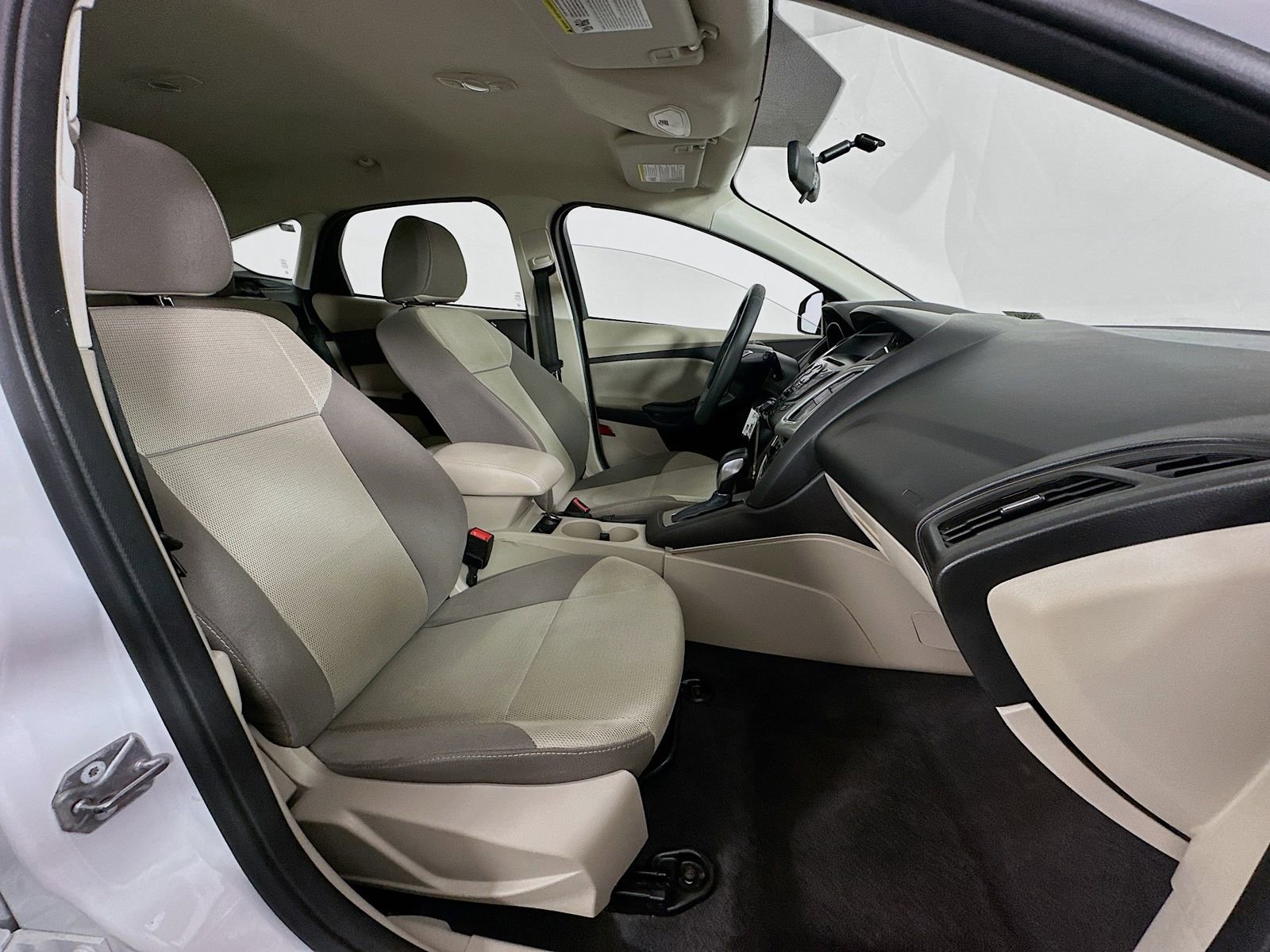Used 2014 Ford Focus SE FWD image 24