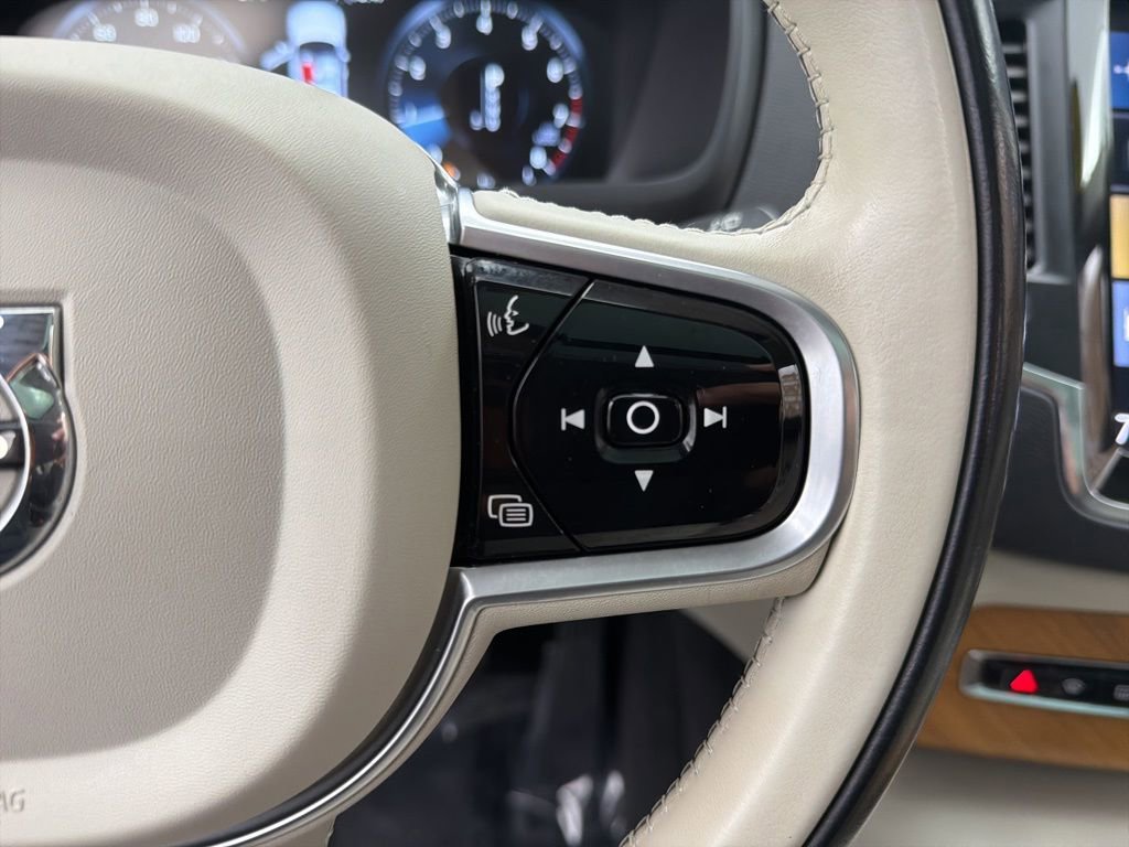 Used 2021 Volvo XC90 T6 Momentum w/ Climate Package image 14