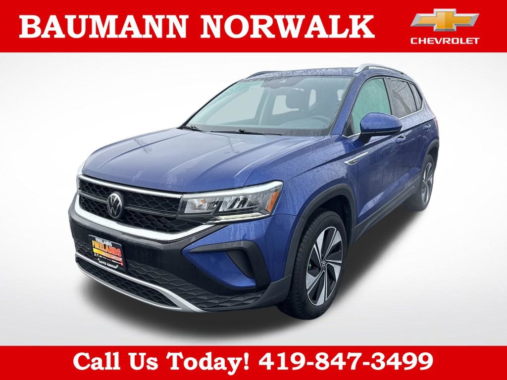 Used 2024 Volkswagen Taos SE w/ Panoramic Sunroof Package AWD/4WD image 1