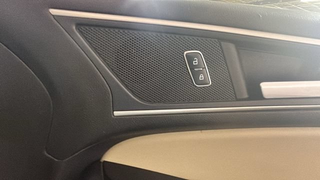 Used 2018 Ford Edge SEL w/ Equipment Group 201A AWD/4WD image 29
