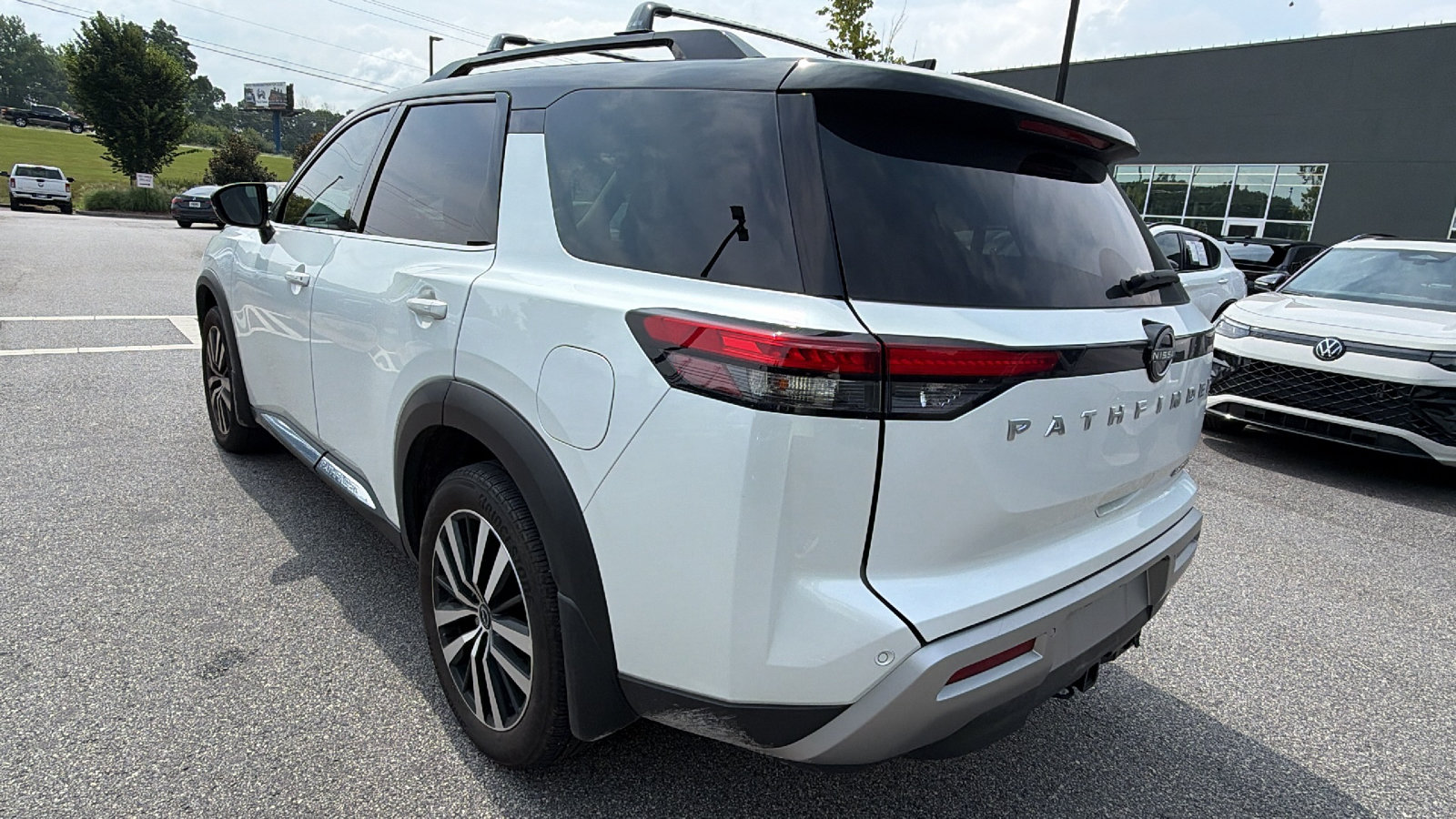 Used 2025 Nissan Pathfinder Platinum w/ Cargo Package FWD image 10