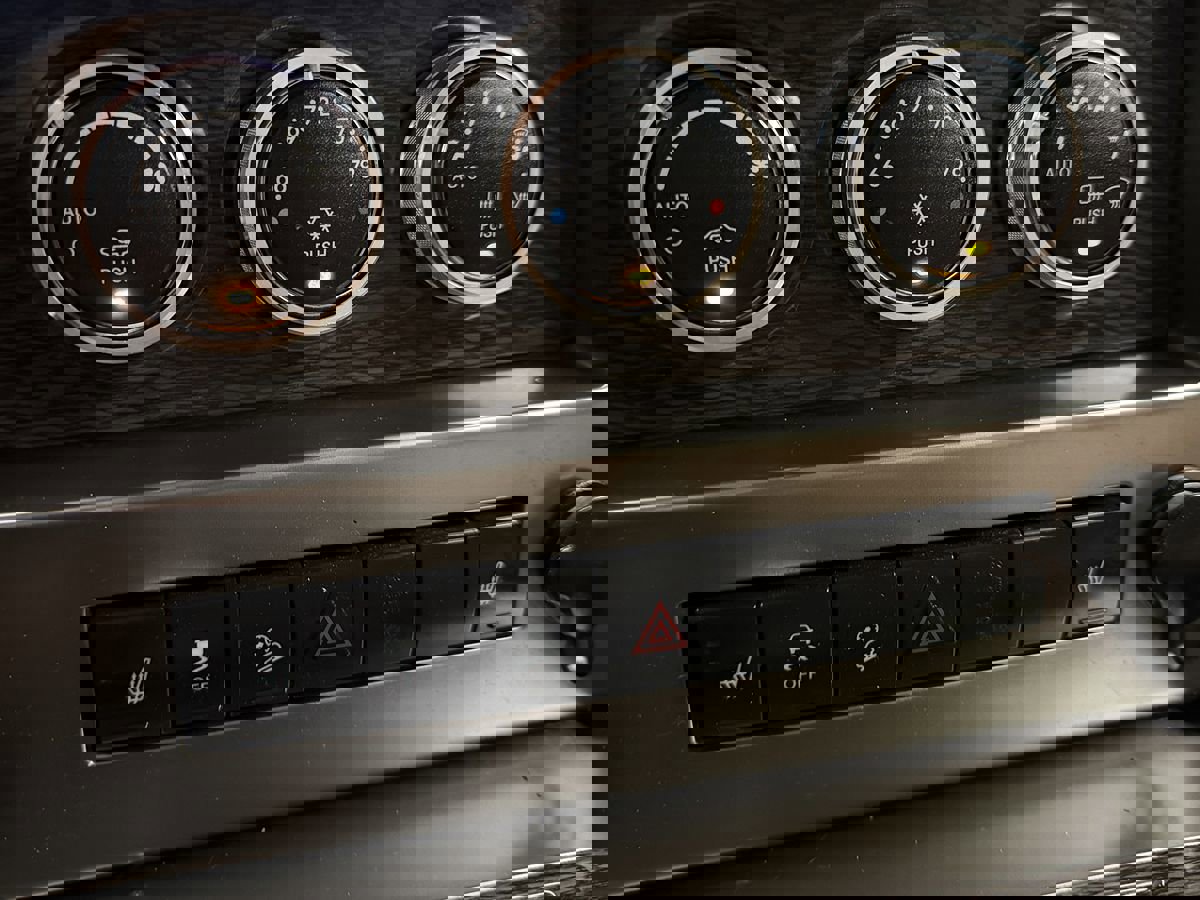 Used 2012 Jeep Liberty Limited w/ Comfort/Convenience Group image 13