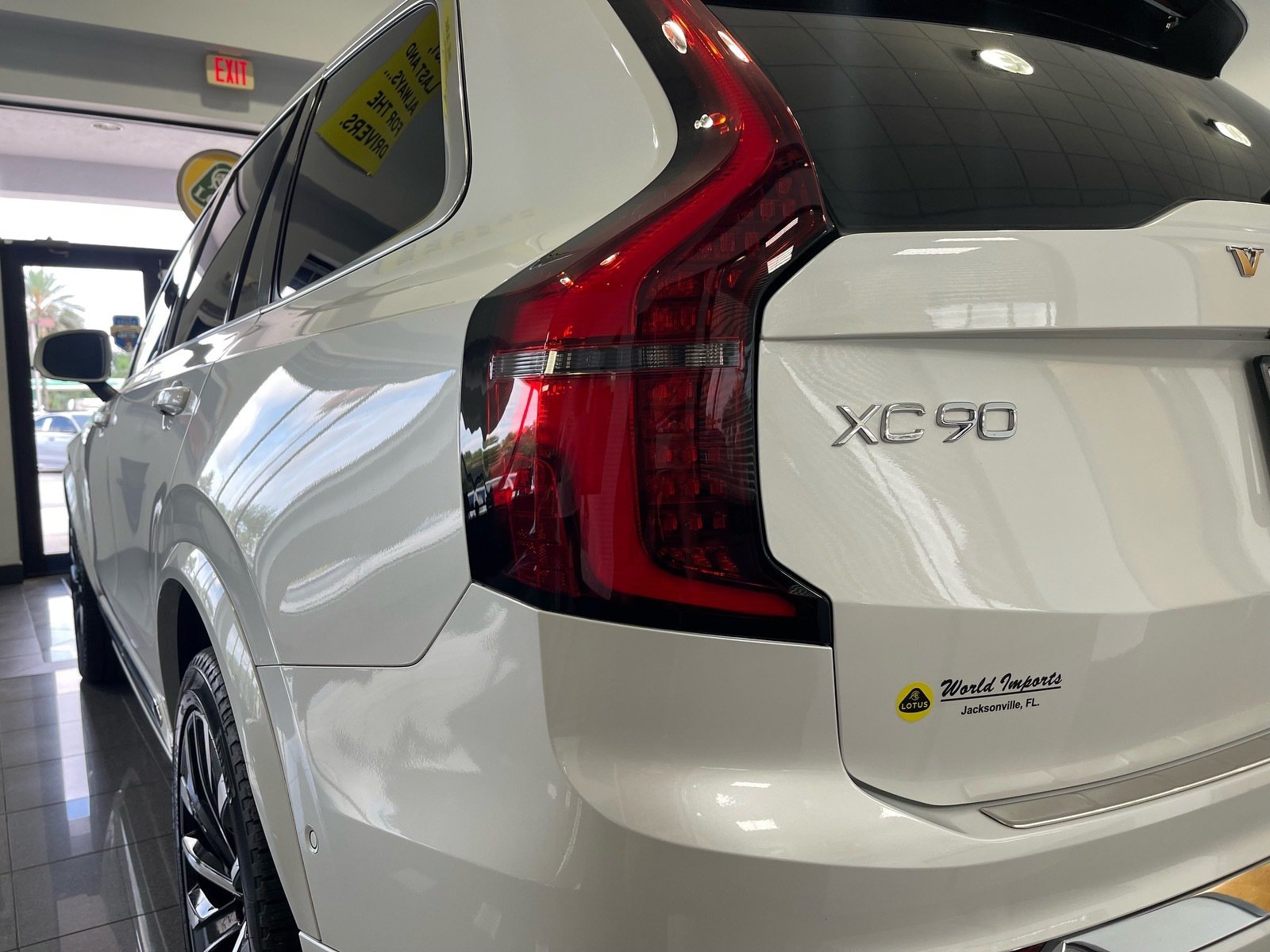 Used 2025 Volvo XC90 T8 Ultra w/ Protection Package Premier AWD/4WD image 15