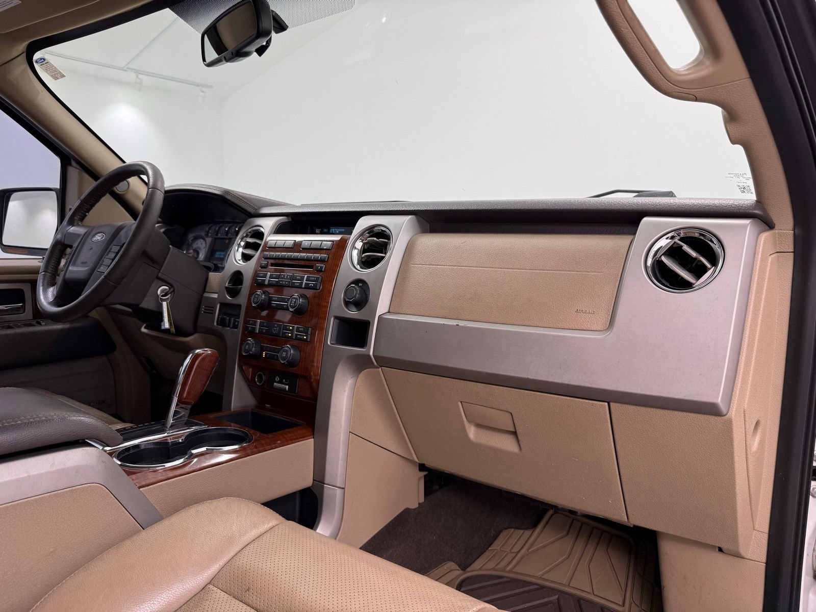 Used 2010 Ford F150 Lariat RWD image 28