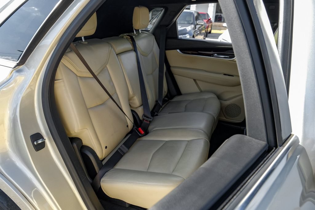 Used 2017 Cadillac XT5 Luxury w/ Driver Awareness Package FWD image 36