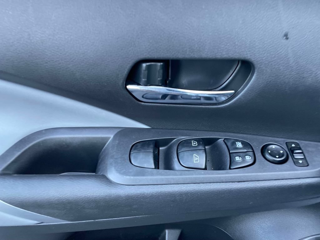 Used 2021 Nissan Kicks SR w/ SR Premium Package FWD image 19
