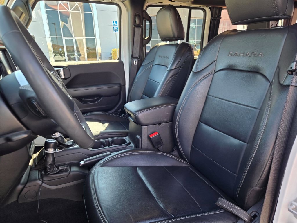 Used 2023 Jeep Wrangler Unlimited Sahara w/ Cold Weather Group AWD/4WD image 19