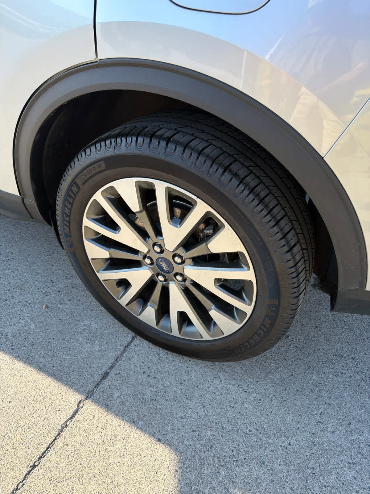 Used 2020 Ford Escape Titanium image 10