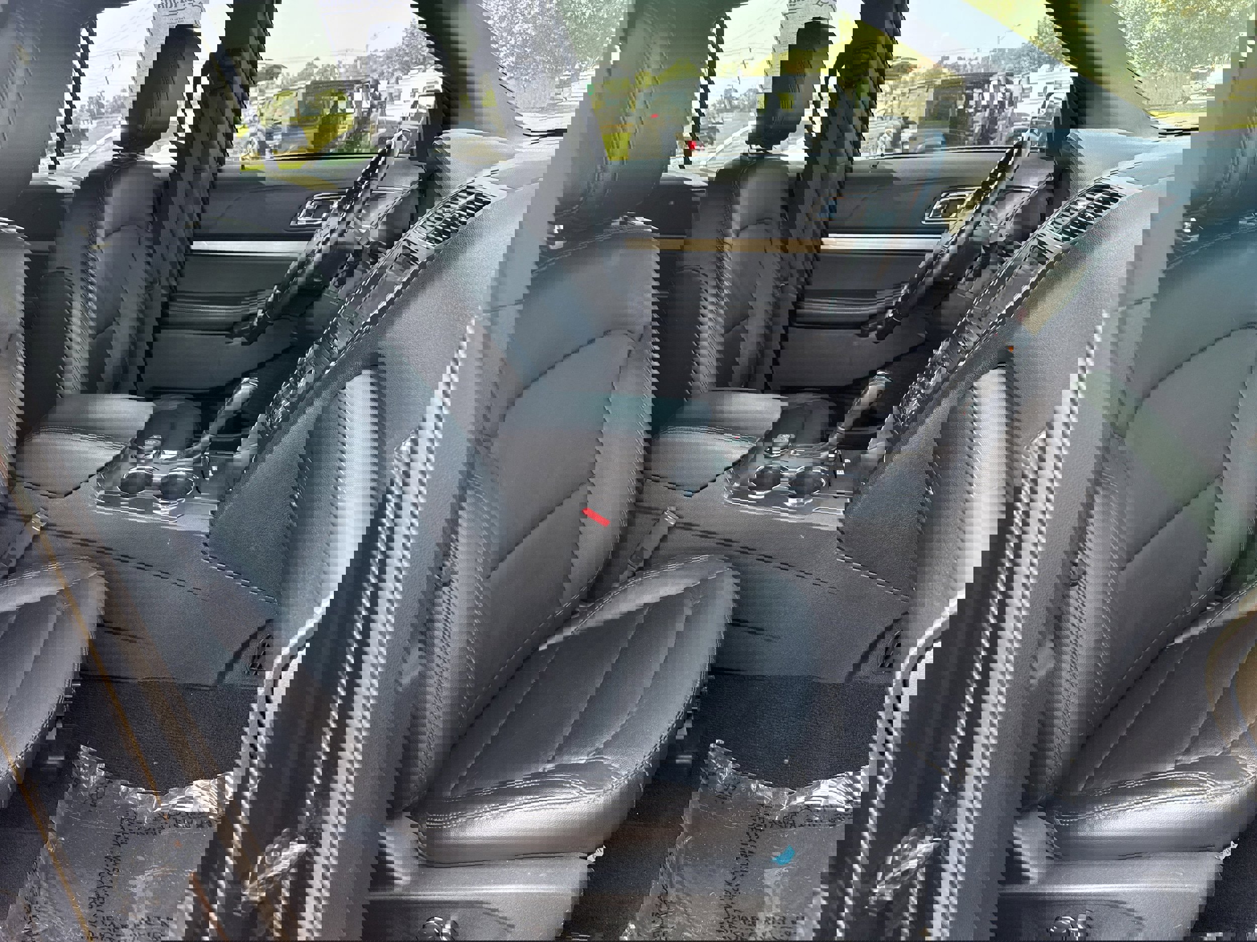 Used 2018 Ford Explorer XLT w/ Equipment Group 202A image 15