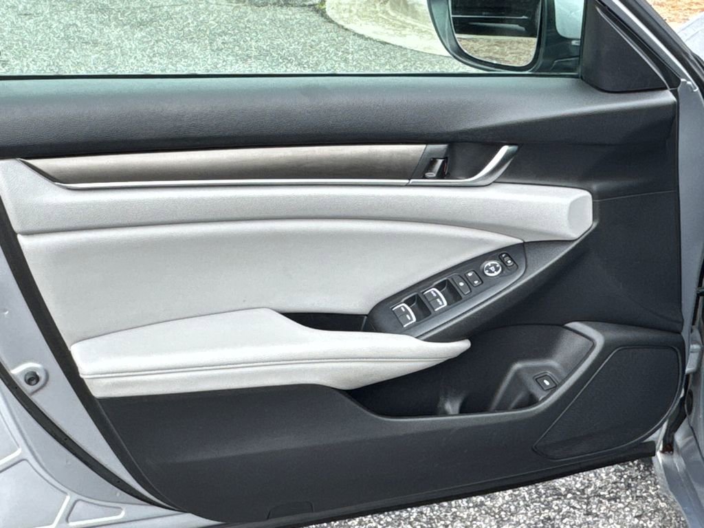Used 2018 Honda Accord LX image 7