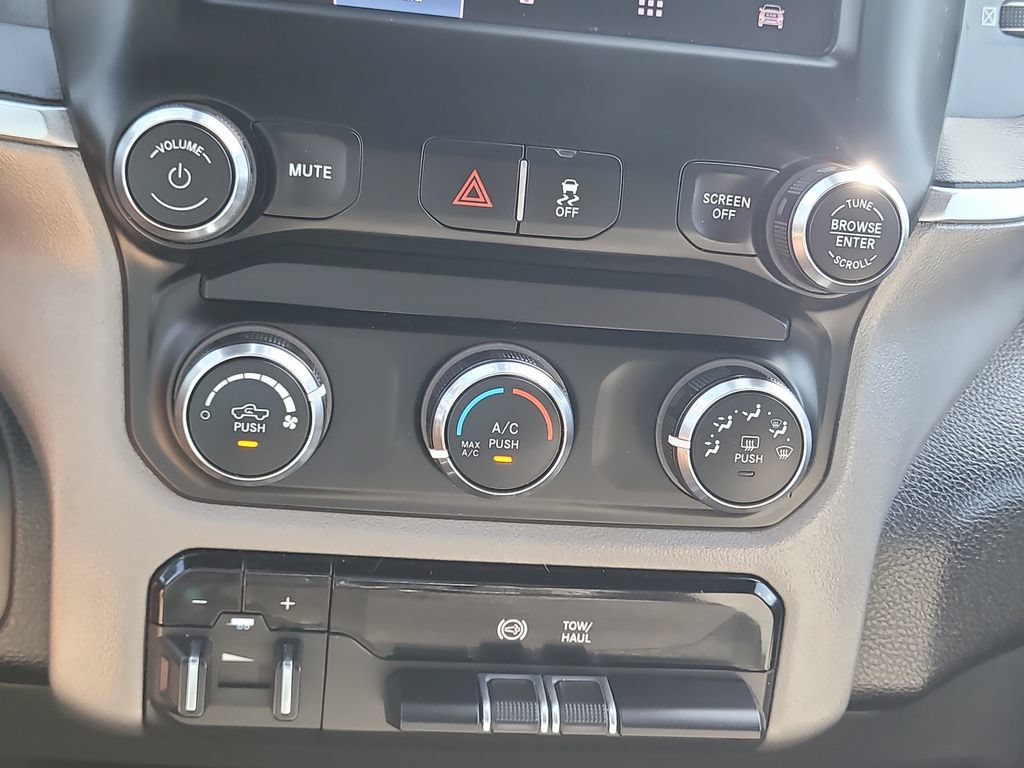 Certified 2024 RAM 2500 Big Horn AWD/4WD image 25