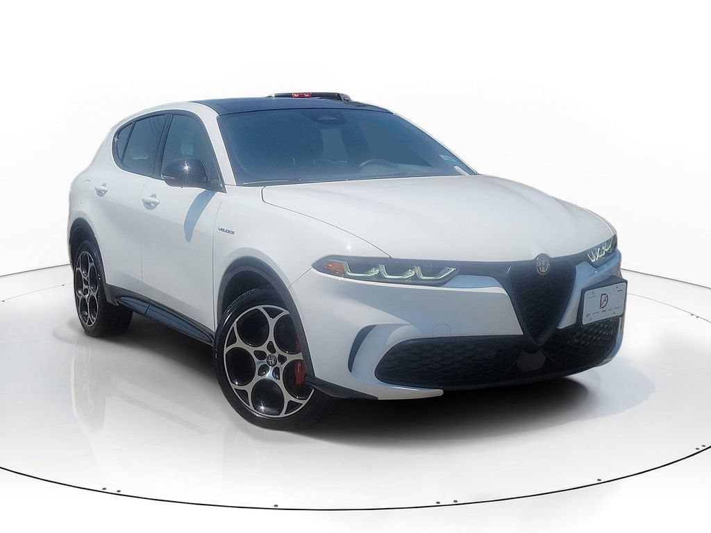 Used 2025 Alfa Romeo Tonale w/ Premium Package