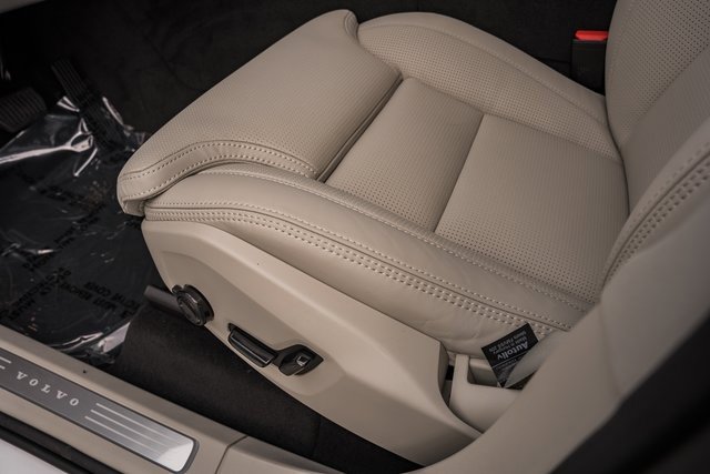New 2026 Volvo XC90 T8 Ultra w/ Protection Package Premier image 31