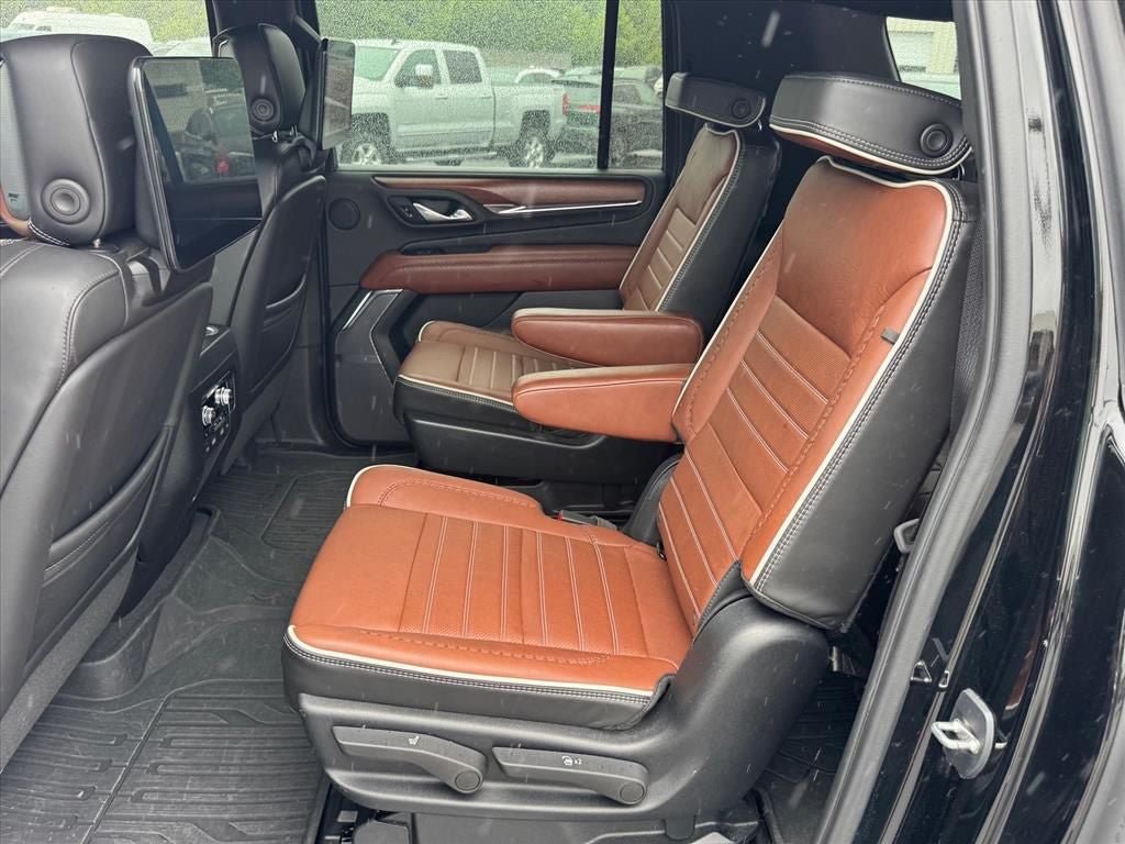 Used 2023 GMC Yukon XL Denali Ultimate w/ LPO, Floor Liner Package AWD/4WD image 14
