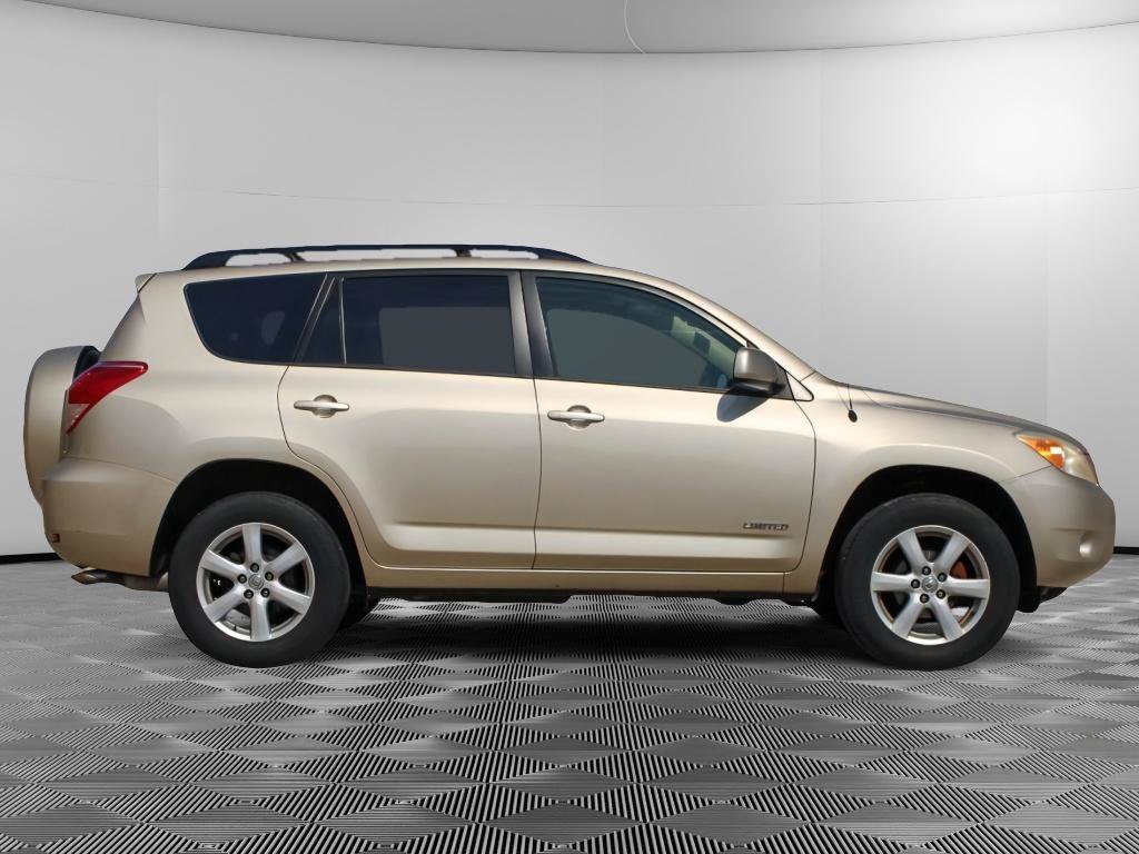 Used 2006 Toyota RAV4 Limited AWD/4WD image 2