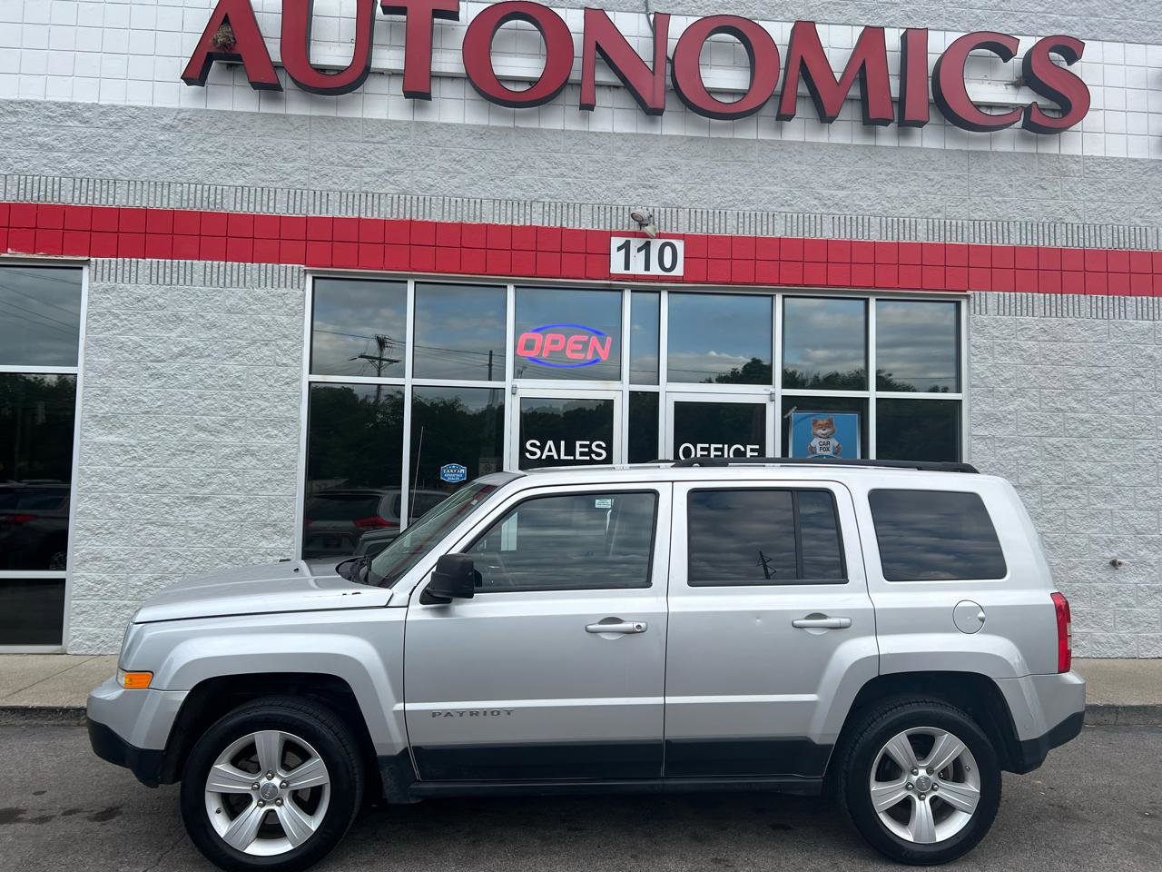 Used 2012 Jeep Patriot Latitude AWD/4WD image 3