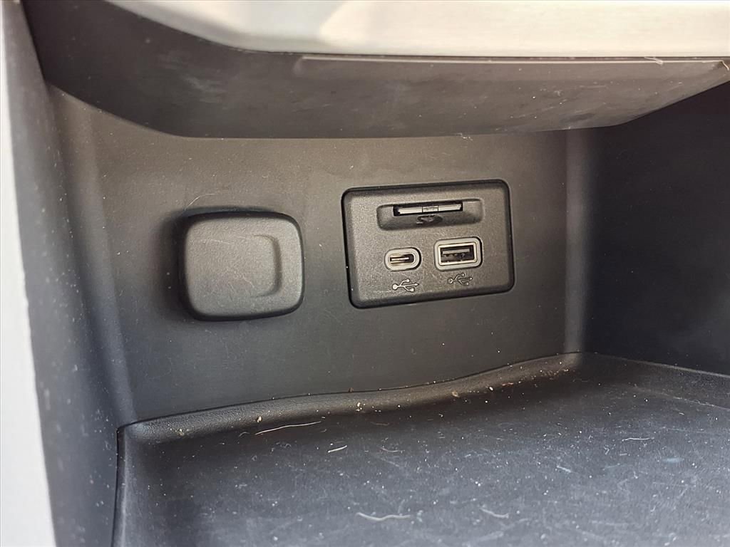 Used 2021 GMC Acadia SLT image 13