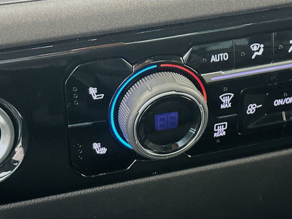 Used 2024 Chevrolet Silverado 1500 LT image 27