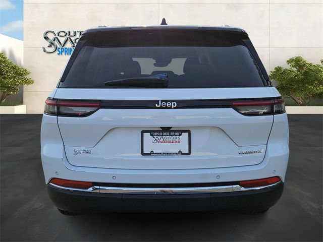 Used 2023 Jeep Grand Cherokee Laredo w/ Luxury Tech Group I RWD image 4
