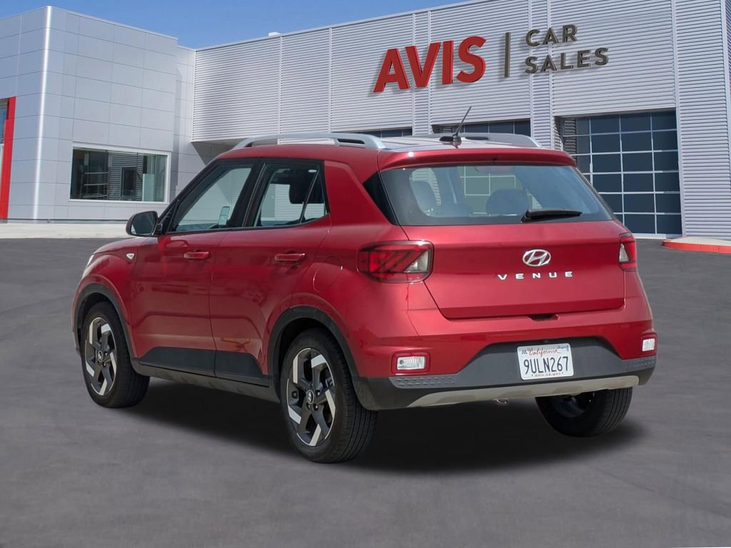 Used 2025 Hyundai Venue SEL FWD image 9