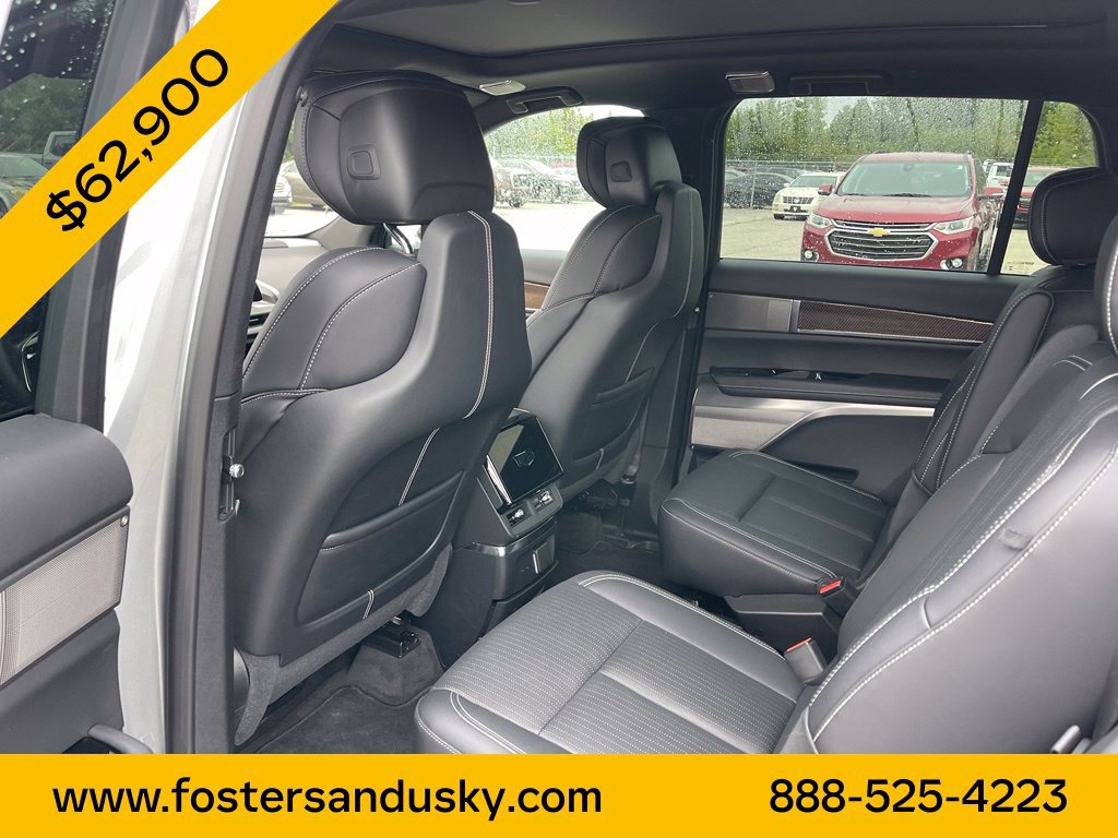 Used 2026 Cadillac Vistiq Luxury AWD/4WD image 15