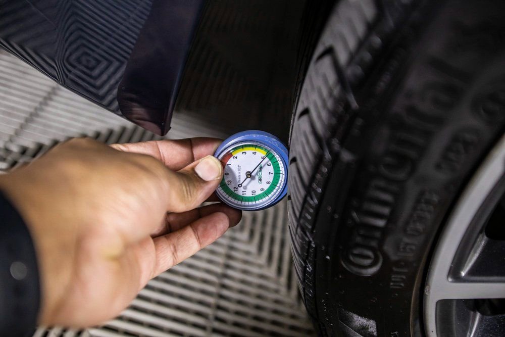 Used 2023 BMW 530e w/ Premium Package image 43