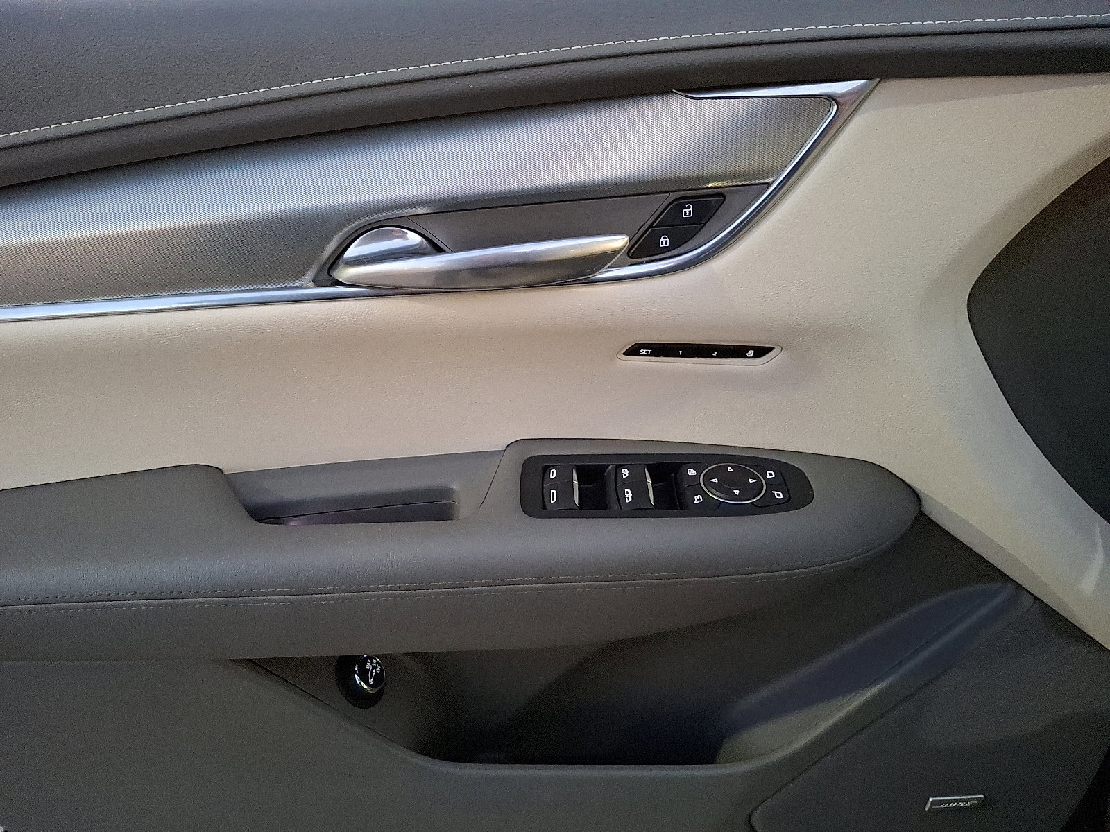 Used 2021 Cadillac XT5 Premium Luxury FWD image 12