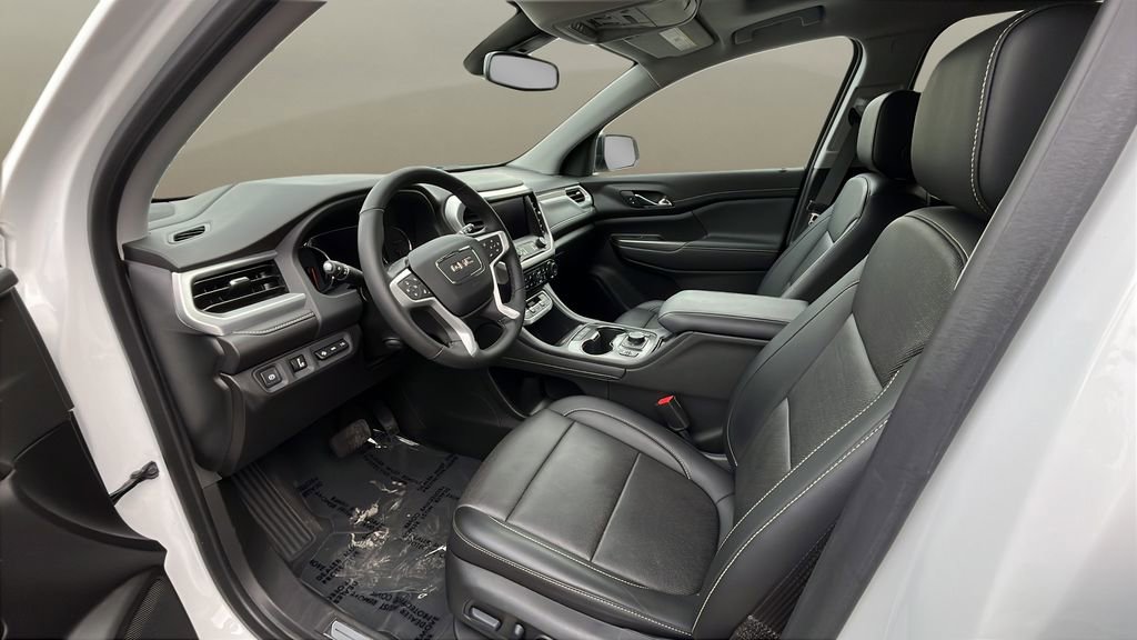 Used 2023 GMC Acadia SLT w/ Elevation Edition image 14