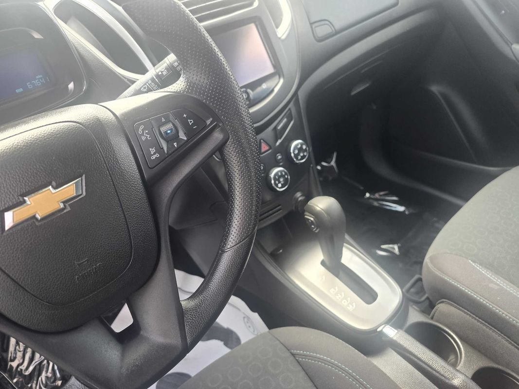 Used 2016 Chevrolet Trax LS AWD/4WD image 16