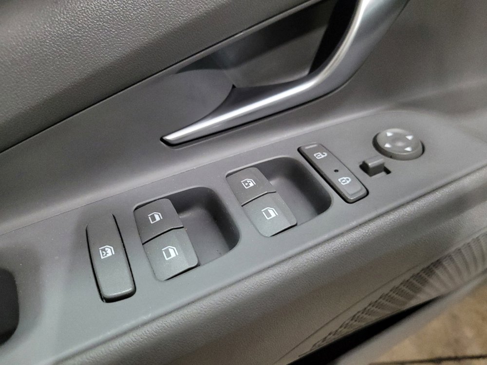Used 2023 Hyundai Elantra SEL FWD image 27