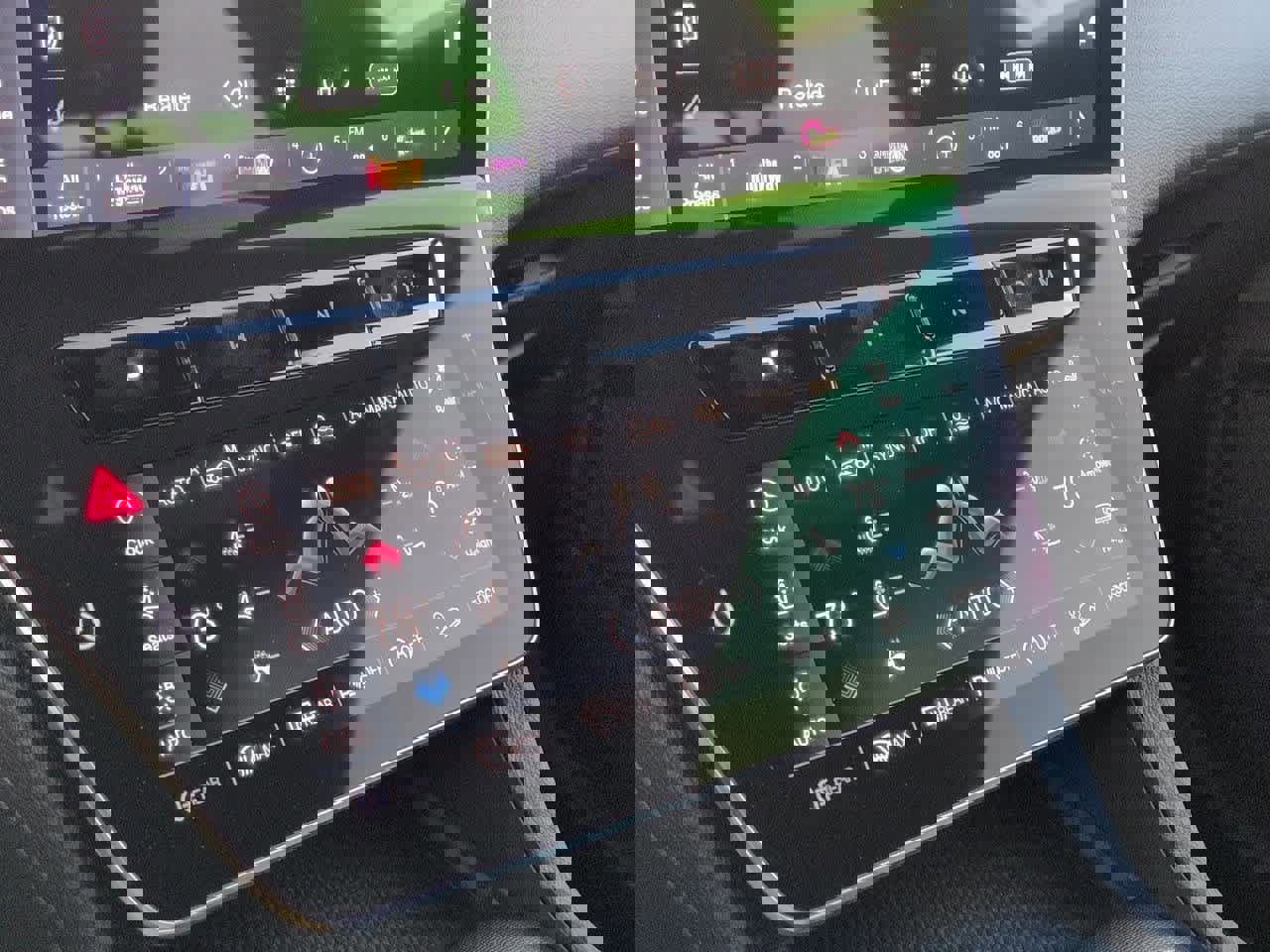 Used 2024 Maserati Grecale GT image 27