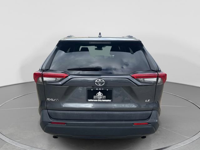 Used 2021 Toyota RAV4 LE FWD image 5