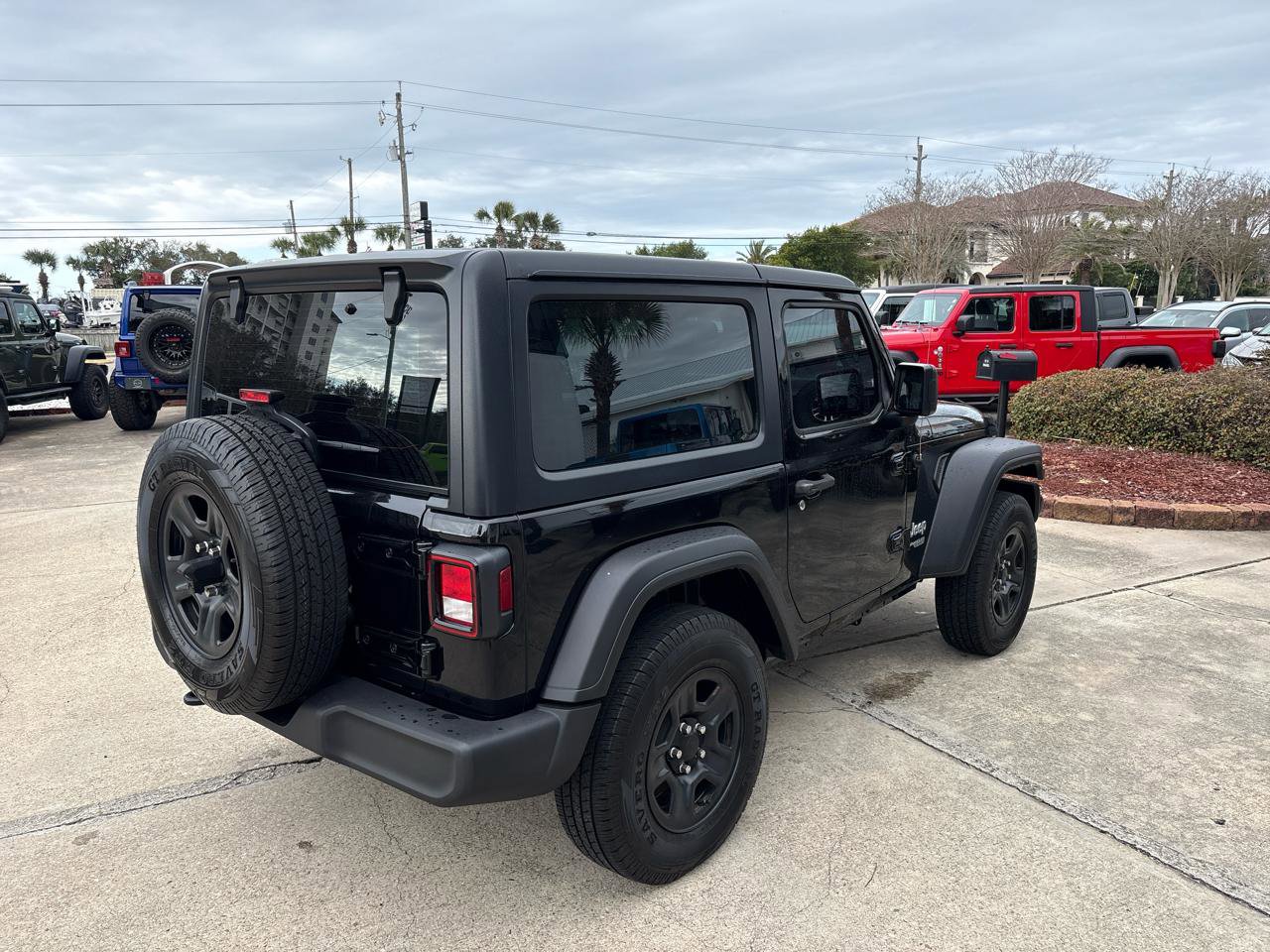Used 2018 Jeep Wrangler Sport image 6