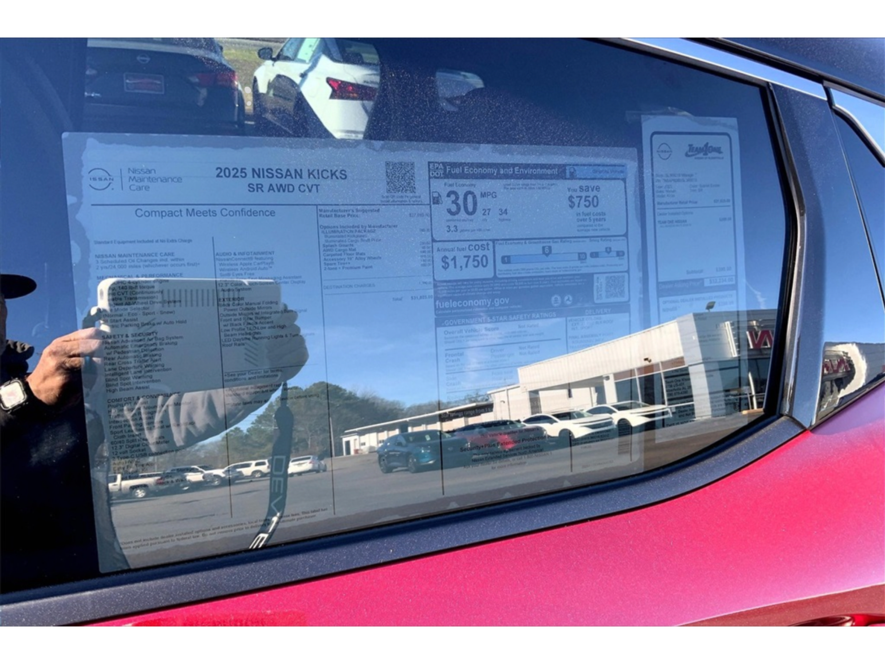 New 2025 Nissan Kicks SR w/ Illumination Package AWD/4WD image 14