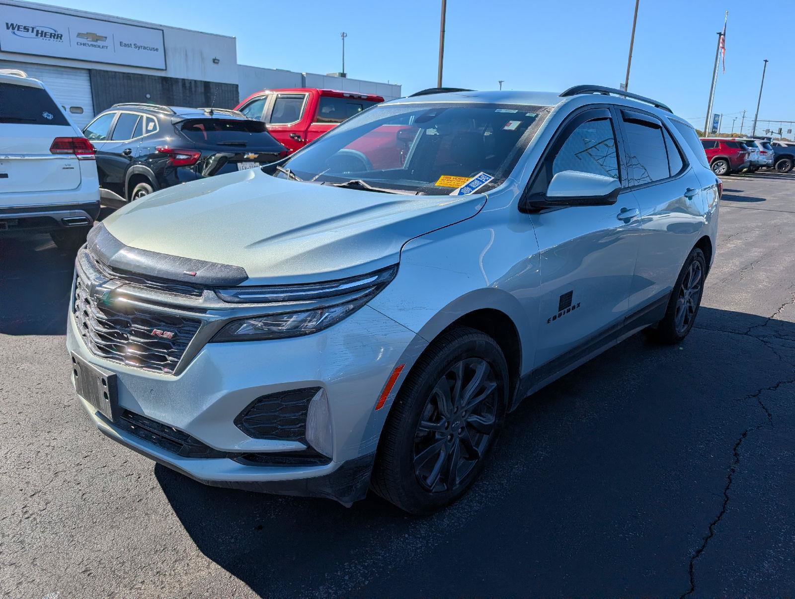 Used 2022 Chevrolet Equinox RS AWD/4WD image 4