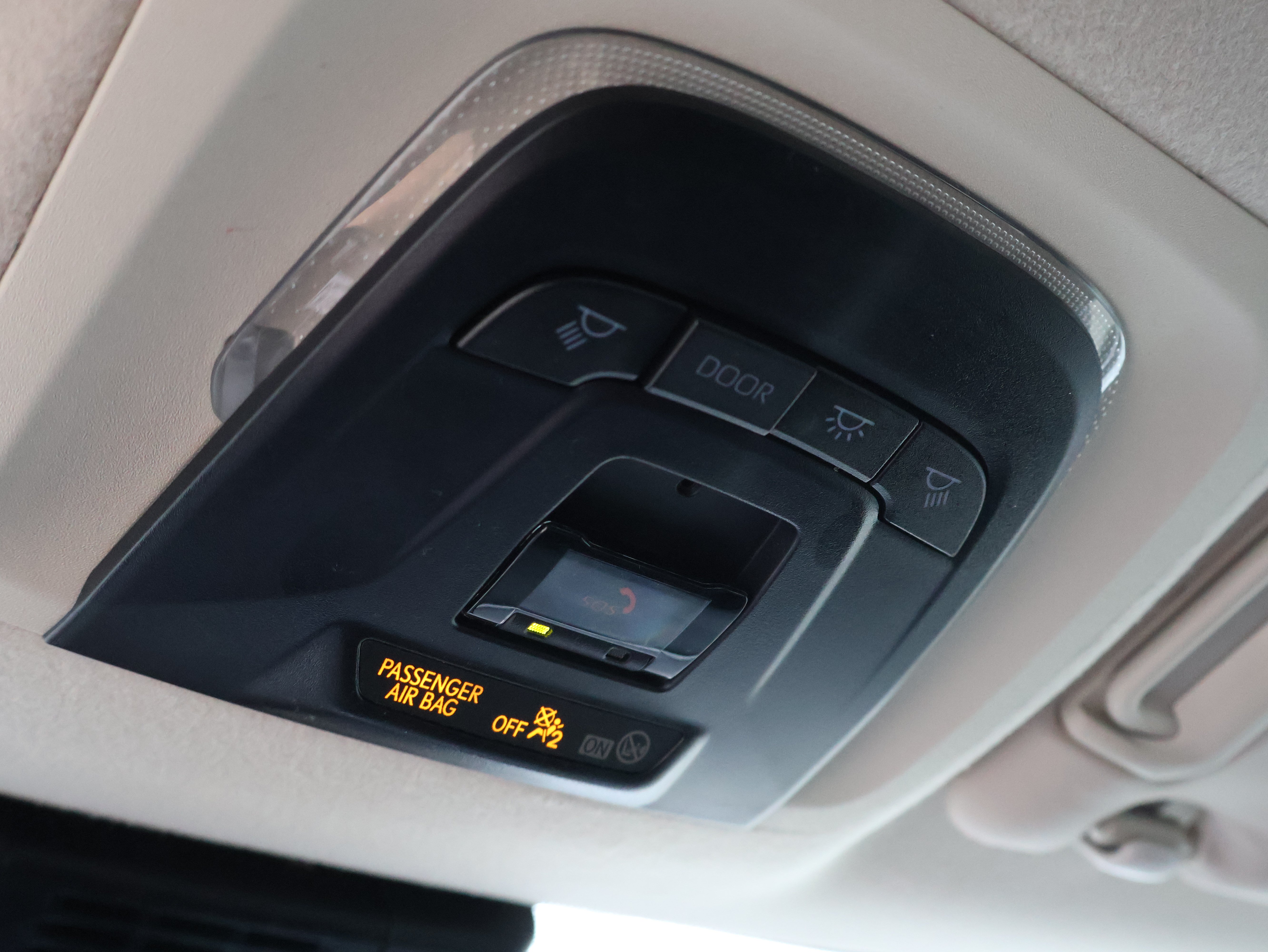 Used 2025 Toyota Corolla LE FWD image 35
