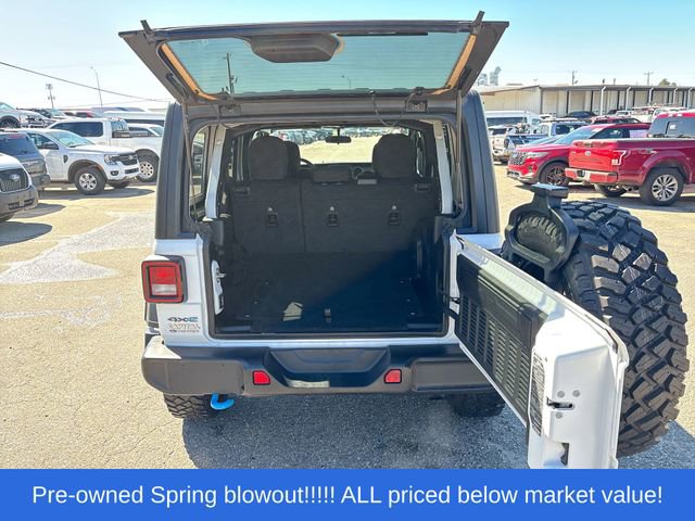 Used 2023 Jeep Wrangler Unlimited w/ Cold Weather Group AWD/4WD image 16