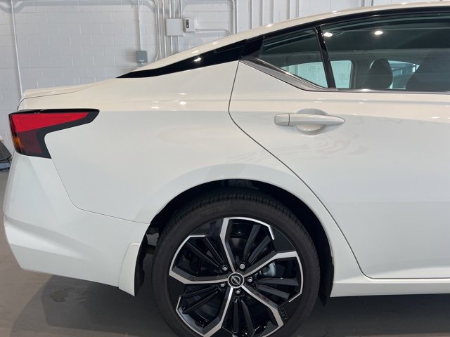 Used 2025 Nissan Altima 2.5 SR image 6