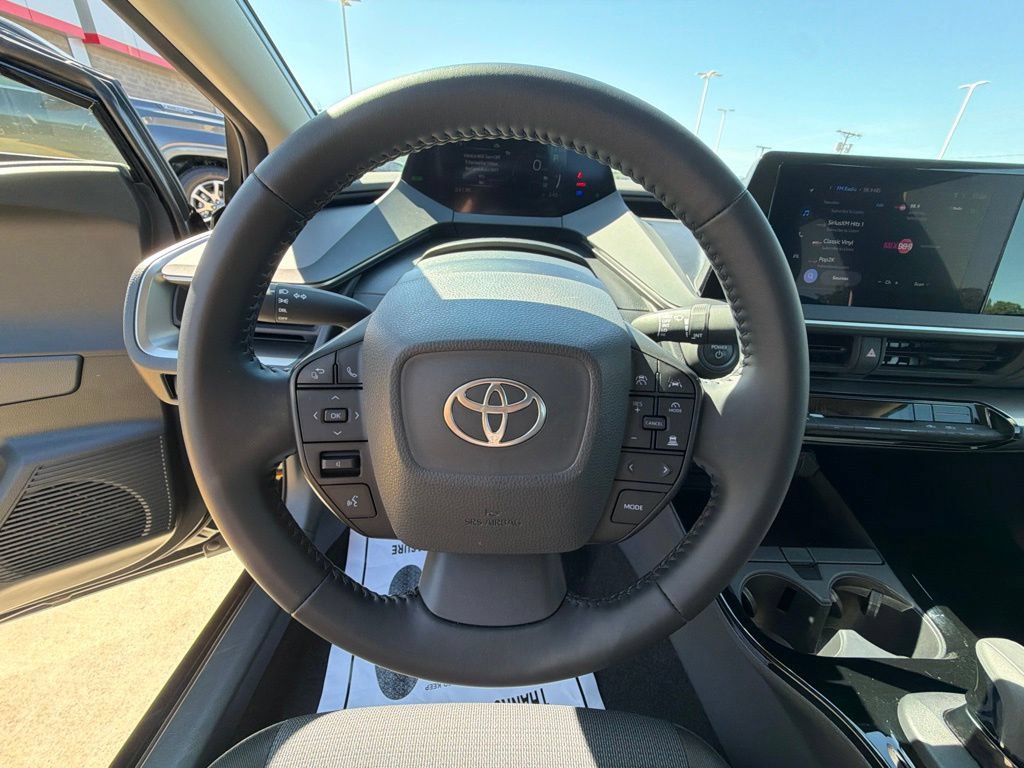 Used 2025 Toyota Prius LE FWD image 13