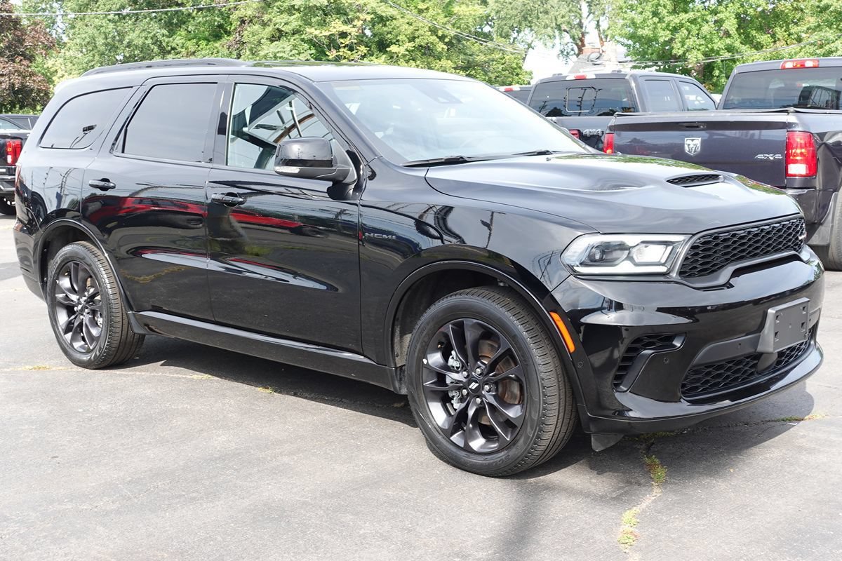 Used 2025 Dodge Durango R/T w/ Blacktop Package AWD/4WD image 4